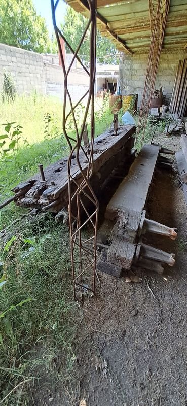 Vagón de tren y larguero en mal estado - imagen 2