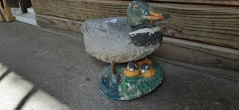 Decoy de Pato de Plástico y Madera - imagen 2
