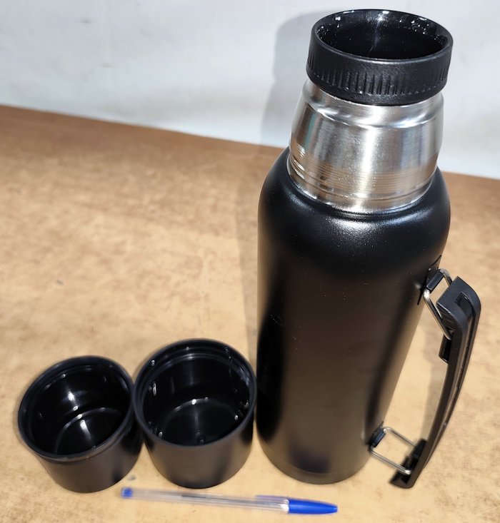 Termo americano de acero inoxidable con tapa de doble goma y manija - imagen 3