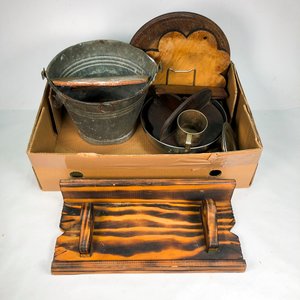 Lote de Tablas de Madera para Picar, Balde Metálico y Soporte Decorativo - imagen 2
