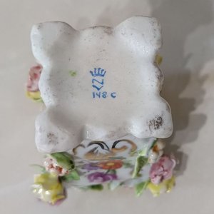 Florero Miniatura Rococó de Porcelana GINORI Sellado y Numerado - imagen 6