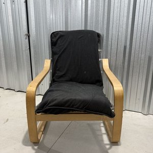 Sillón Estructura Madera y Metal con Cojines Negros - imagen 1