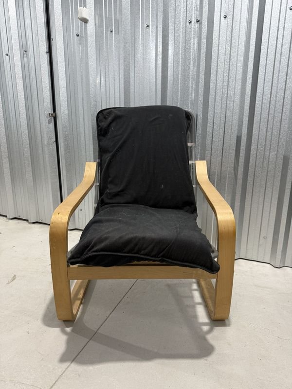 Sillón Estructura Madera y Metal con Cojines Negros