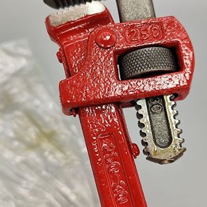 Llave de Caño Stilson Roja 10 Pulgadas - imagen 8