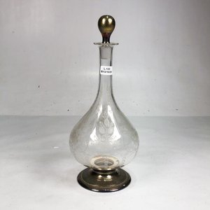 Botellón de Cristal Tallado con Base y Tapón Metálico y de Vidrio - imagen 1