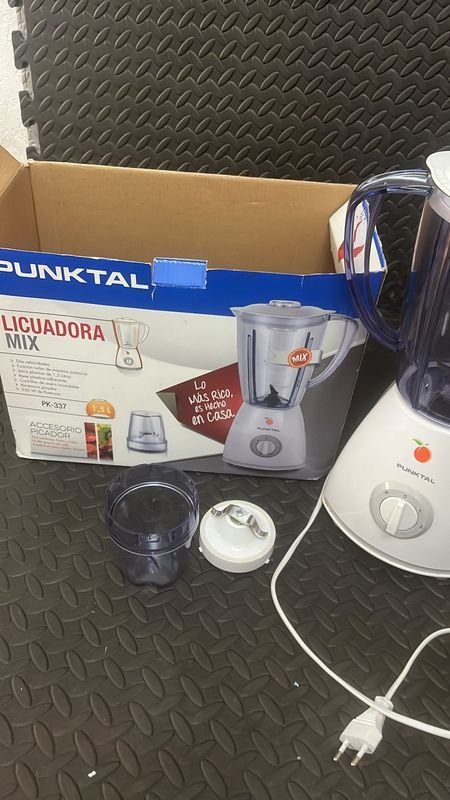 Lote anterior: Licuadora aspas metálicas Punktal en caja