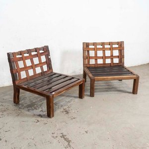 Lote siguiente: Dos Sillones de Madera Dura con Respaldo de Suela