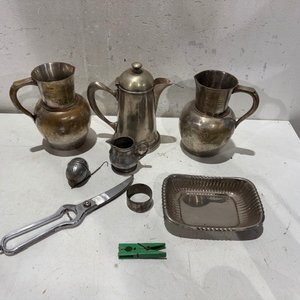 Lote anterior: Jarras y Accesorios de Metal Plateado