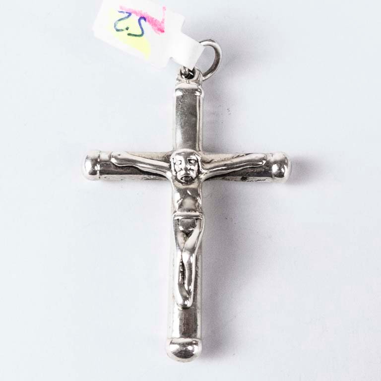 Lote anterior: Cruz de plata con diseño de cruz y figura de Jesucristo