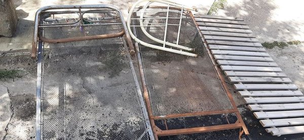 Camas de 1 plaza y parrillas de hierro y madera - imagen 2