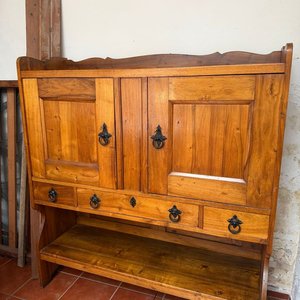 Lote anterior: Alacena Antigua de Madera con Puertas y Cajones
