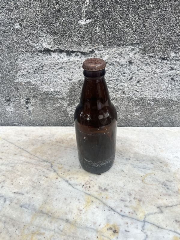 Lote siguiente: Botella de cerveza para coleccionistas