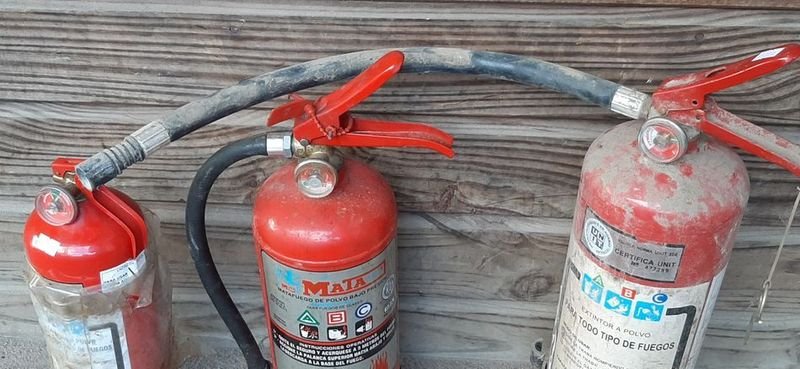Extintores de incendios recargables de 1-2 y 4 kg - imagen 2