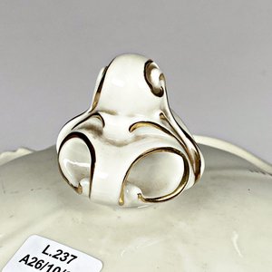 Bombonera de Porcelana Bavaria con Tapa y Detalles Dorados - imagen 5
