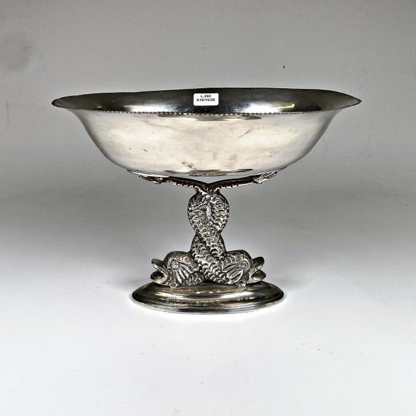 Centro de Mesa en Metal con Pie de Animales Mitológicos