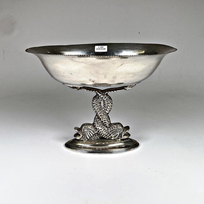 Centro de Mesa en Metal con Pie de Animales Mitológicos