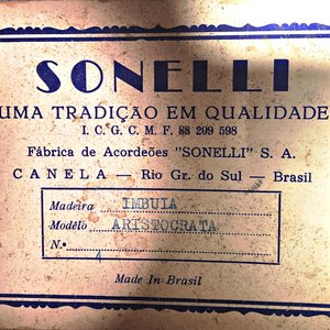 Guitarra Clásica "Sonelli" con Funda Negra - Hecha en Brasil - imagen 2