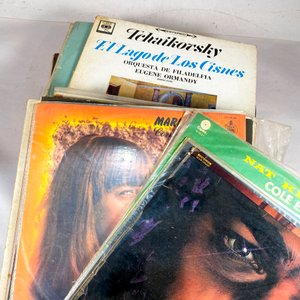 Lote de Discos de Vinilo de Música Clásica y Popular - imagen 3