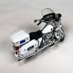 Réplica Moto Harley Davidson Policía Maisto Metal 13.5 cm - imagen 4