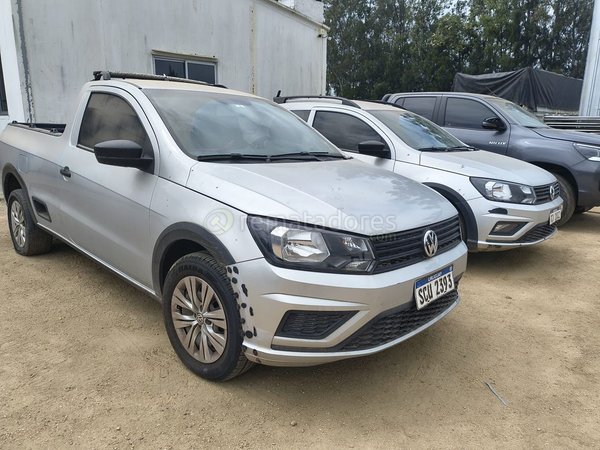 Volkswagen Saveiro y Toyota Hilux - imagen 1