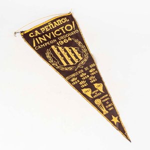 ¡Fútbol en el recuerdo! Camisetas de leyendas uruguayas y más