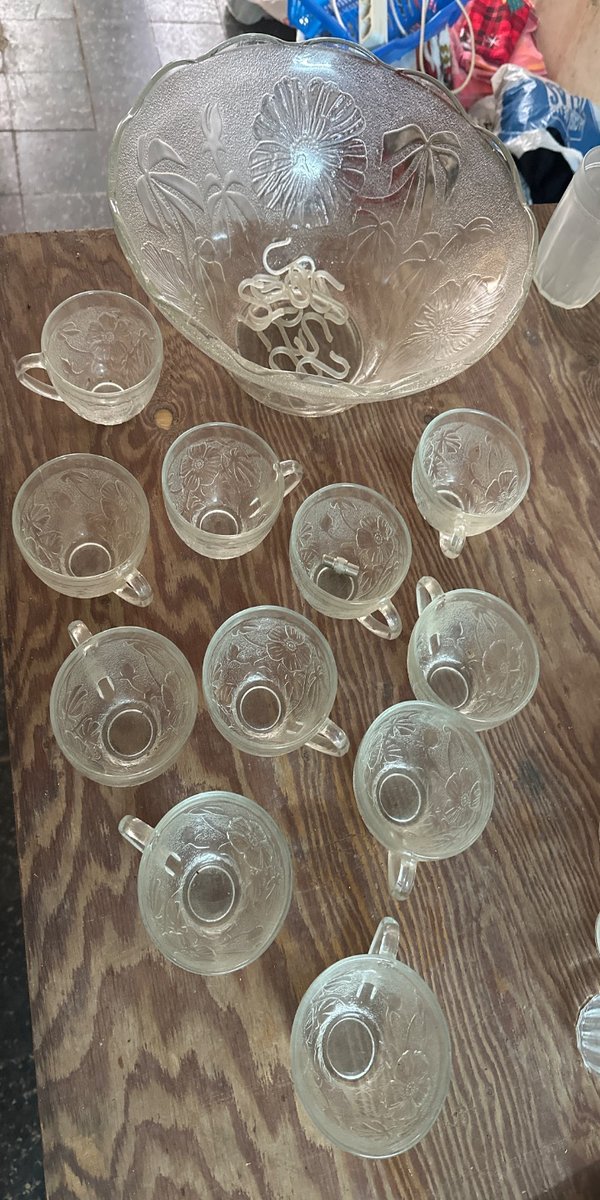 Juego de Ensaladera y 10 Compoteras de Vidrio con Diseño Floral