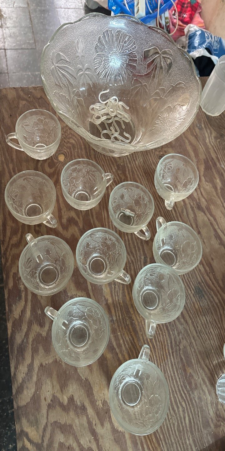Juego de Ensaladera y 10 Compoteras de Vidrio con Diseño Floral