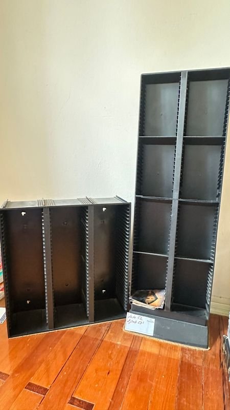 Porta Discos con CDs y accesorios - imagen 5