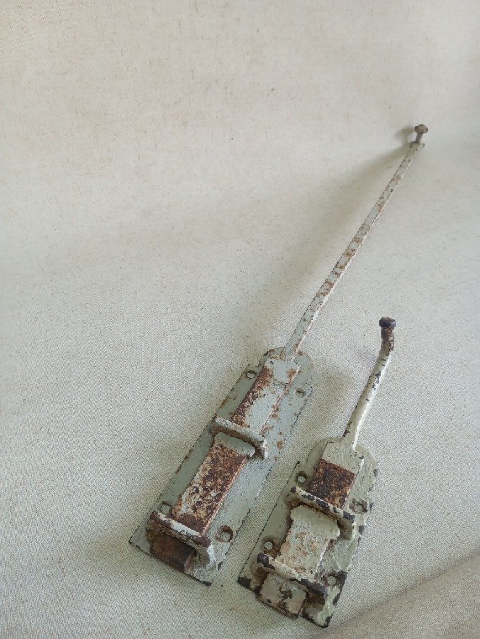 Dos pasadores antiguos de puerta para venta - imagen 5