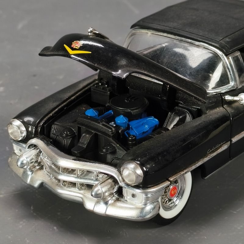 Modelo de Auto Cadillac El Dorado 1955 en Escala 1/24 en Metal - imagen 4