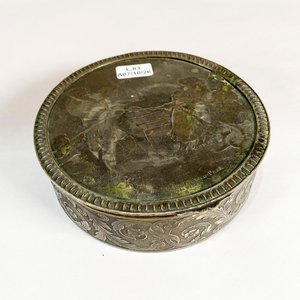 Alhajero Circular Labrado "Escena Galante" - Diámetro 15 cm - imagen 3