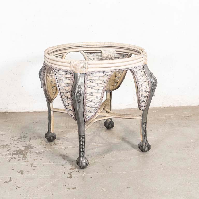 Lote siguiente: Base para mesa de jardín en madera y ratán con detalles