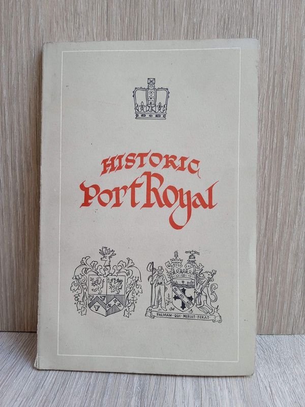 Lote anterior: Libro Histórico sobre Puerto Pirata con Mapas y Fotos