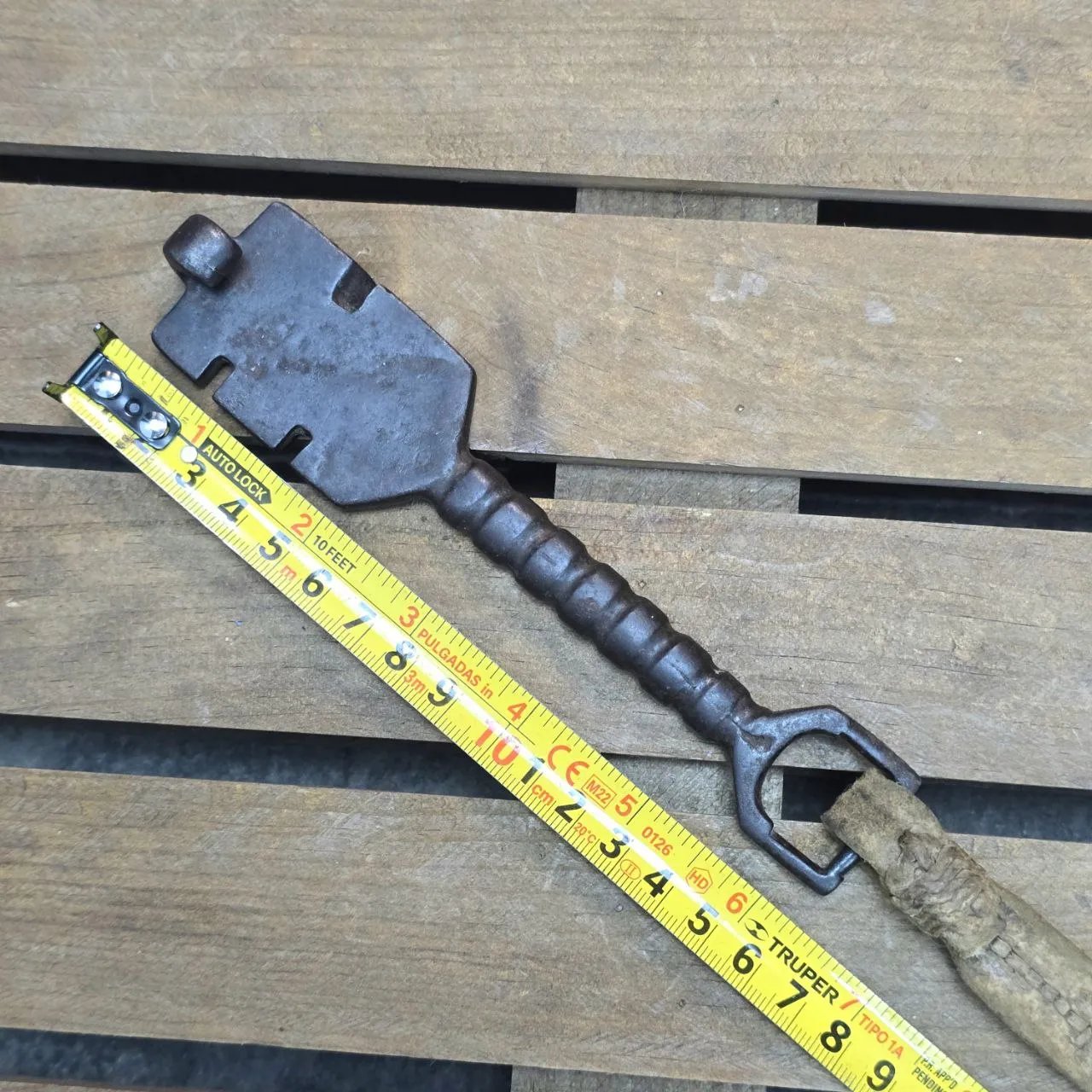 Llave para alambre en buen estado - imagen 4