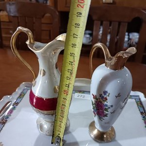 Dos Fuentes de Loza Antiguas y Dos Jarrones Decorativos - imagen 6