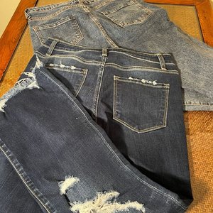 Lote de 2 Pantalones Jeans: Uno Azul Roto Talle 28 y Otro Esfumado Talle 30 - imagen 6