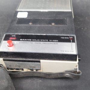 Grabador de Cassette Sanyo M-48M Sólido con Cables - imagen 3