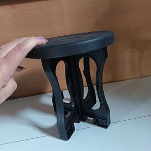 Porta Residuos Negro con Pedal y Mini Banquito Plegable de PVC - imagen 3