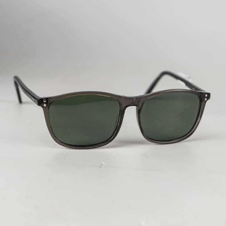 Lote siguiente: Par de lentes de sol Oahu