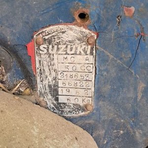 Moto Suzuki 50 MC Antigua de los Años 60 para Restaurar - imagen 8
