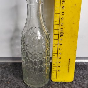 Lote siguiente: Botella Antigua de Vidrio Labrado Urreta Salto