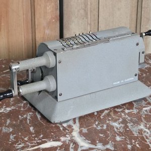 Calculadora Mecánica Antigua Odhner de Escritorio a Manivela - imagen 5
