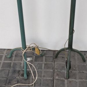 Par de Lámparas de Pie Antiguas en Hierro Verde - imagen 4