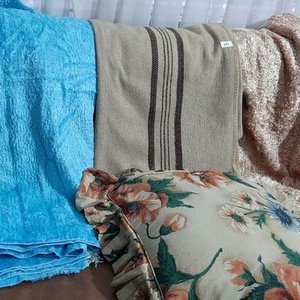 Ropa de Cama: Colchas y Frazadas Variadas - imagen 3