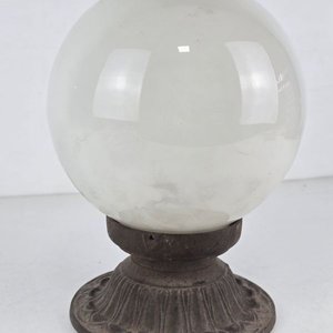 Aplique de Hierro con Globo de Vidrio - imagen 3