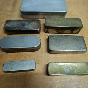 Lote anterior: Lote de 7 Cajitas Antiguas Metálicas para Agujas o Jeringas
