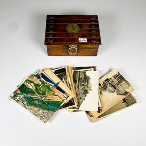 Caja de madera y lote de postales - imagen 2