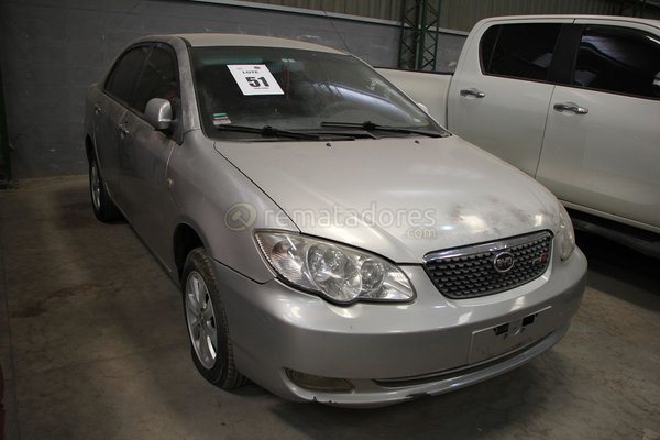 Sedán Plateado BYD F3 - Lote 51 - imagen 1