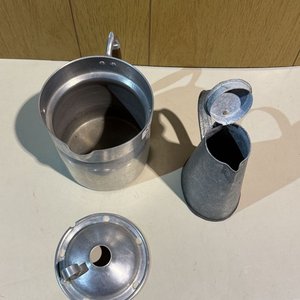 Hervidor de aluminio y tropera metálica - imagen 3