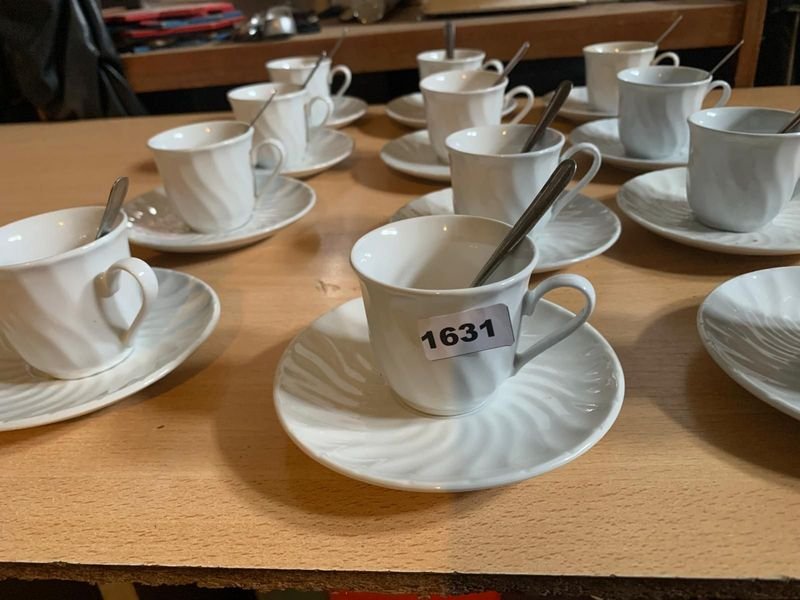Juego de 12 tazas de café con platillo y cuchara de metal - imagen 2